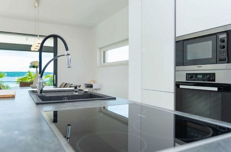 Vakantiehuis Luxury Villa Michele with infinity pool