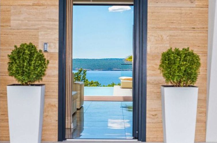Vakantiehuis Luxury Villa Michele with infinity pool