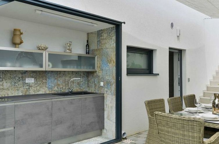 Vakantiehuis Luxury Villa Michele with infinity pool