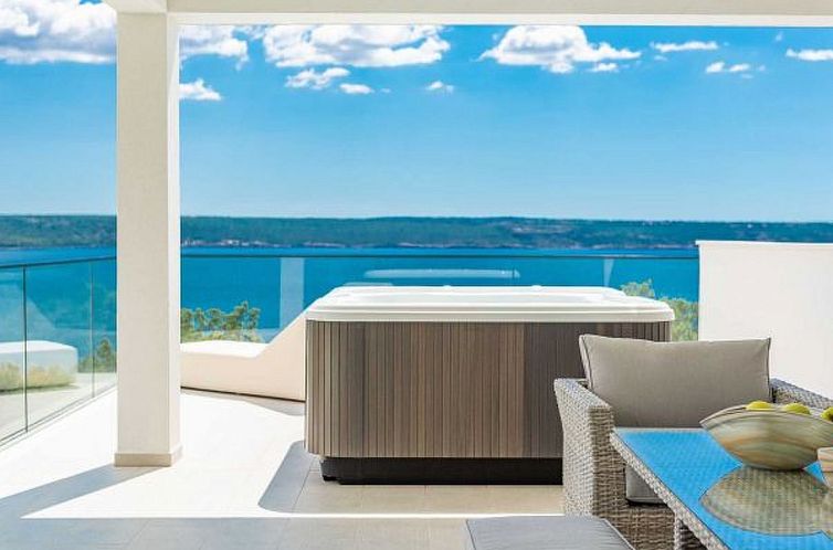 Vakantiehuis Luxury Villa Michele with infinity pool