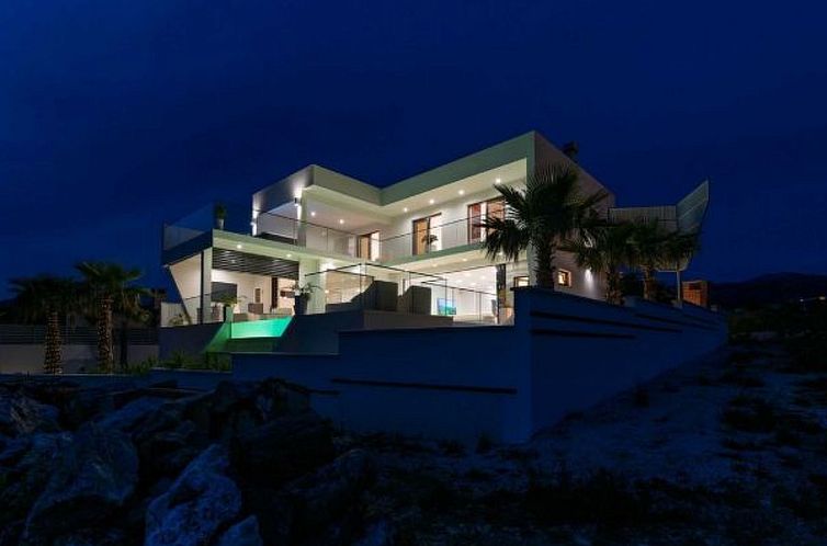 Vakantiehuis Luxury Villa Michele with infinity pool
