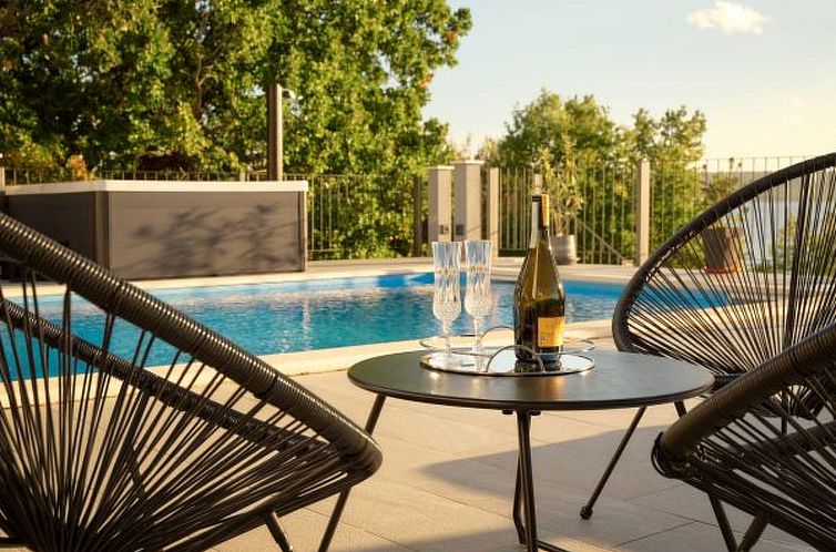 Vakantiehuis Beautiful Villa Katharina with pool