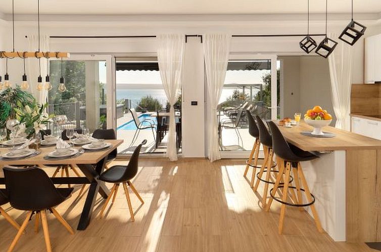 Vakantiehuis Beautiful Villa Katharina with pool