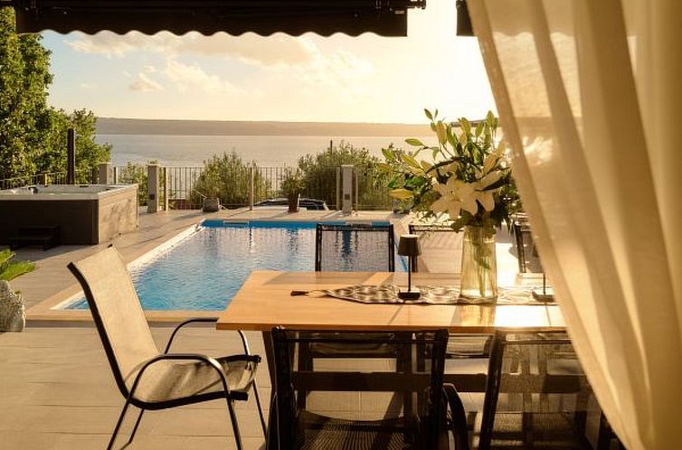 Vakantiehuis Beautiful Villa Katharina with pool