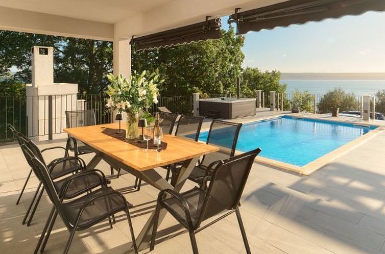 Vakantiehuis Beautiful Villa Katharina with pool