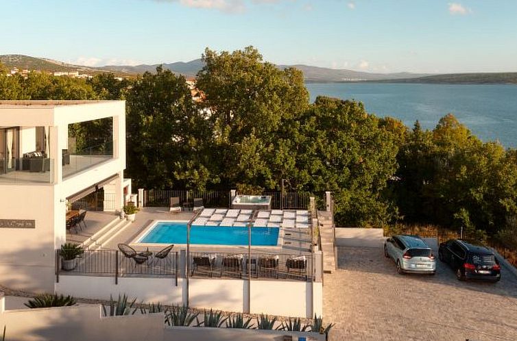Vakantiehuis Beautiful Villa Katharina with pool