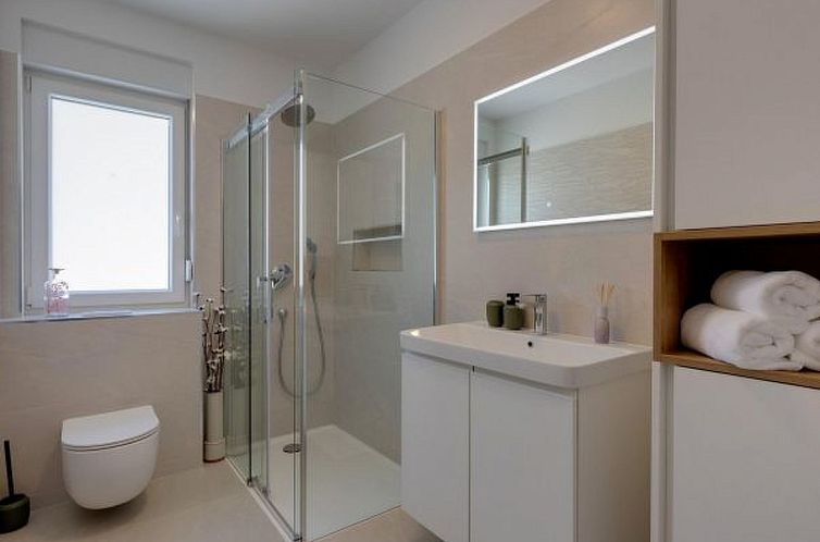 Vakantiehuis Seaview Villa Deep Green with pool