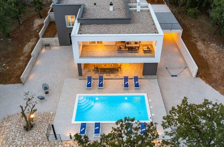 Vakantiehuis Seaview Villa Deep Green with pool