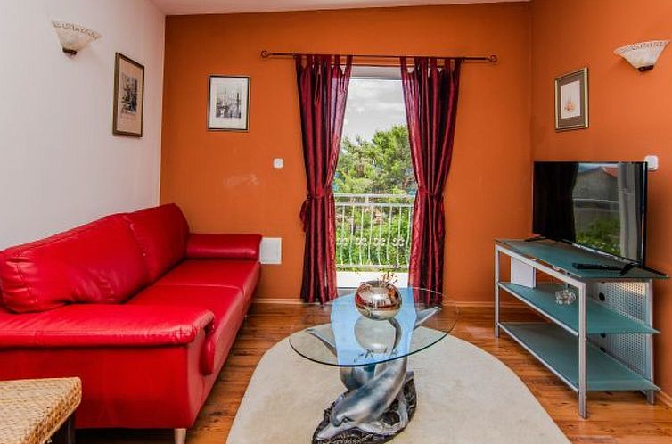 Vakantiehuis Rustical Villa VERDE with pool