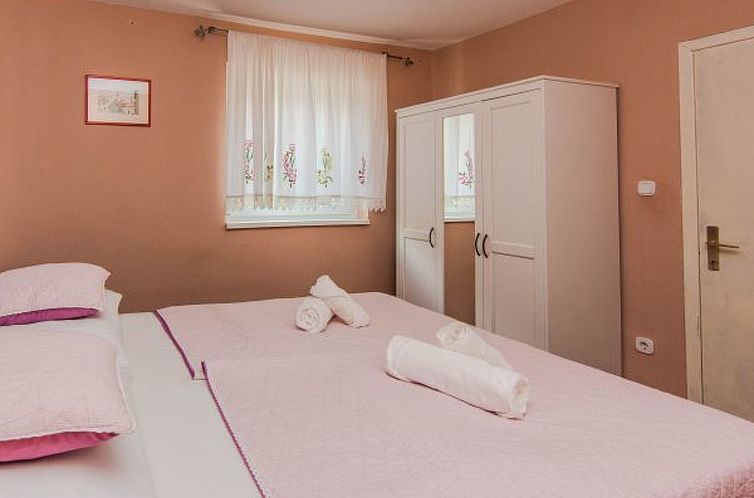 Vakantiehuis Rustical Villa VERDE with pool