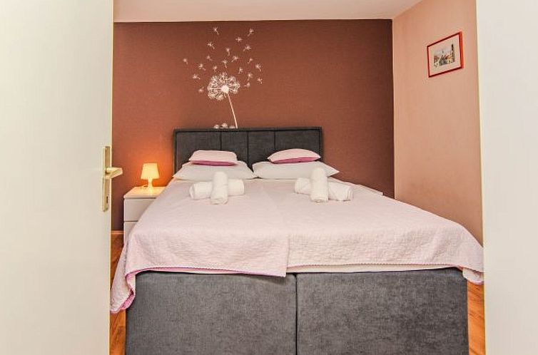 Vakantiehuis Rustical Villa VERDE with pool
