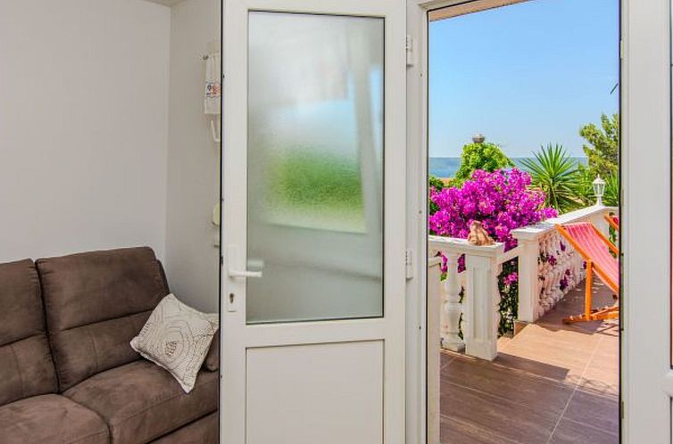 Vakantiehuis Rustical Villa VERDE with pool