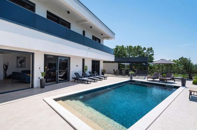 Vakantiehuis Villa Royal Hill with pool