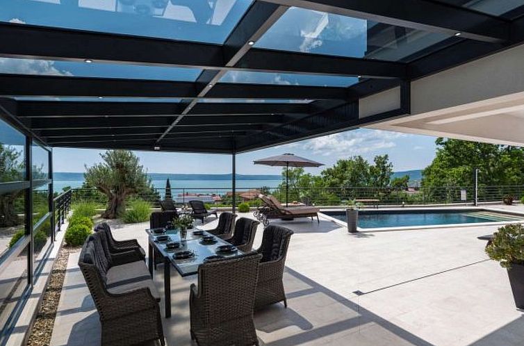 Vakantiehuis Villa Royal Hill with pool