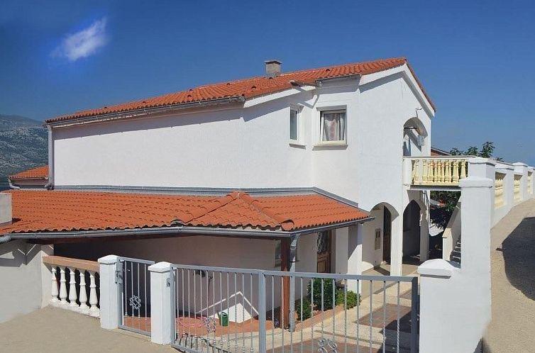 Guest house 10314013 - Apartment Dalmatia - Appartement für fünf Personen mit Balkon