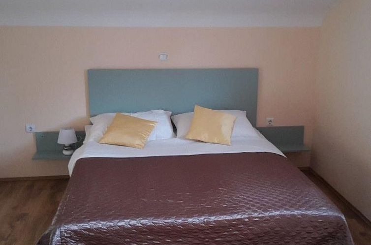 Appartement für fünf Personen mit Balkon