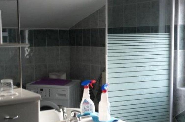 Appartement für fünf Personen mit Balkon