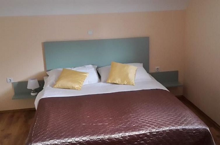 Appartement für fünf Personen mit Balkon