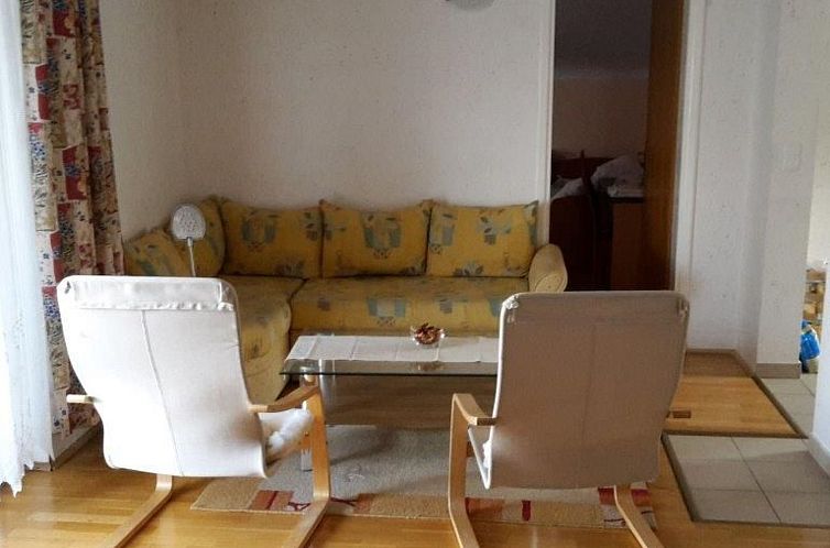 Appartement für fünf Personen mit Balkon