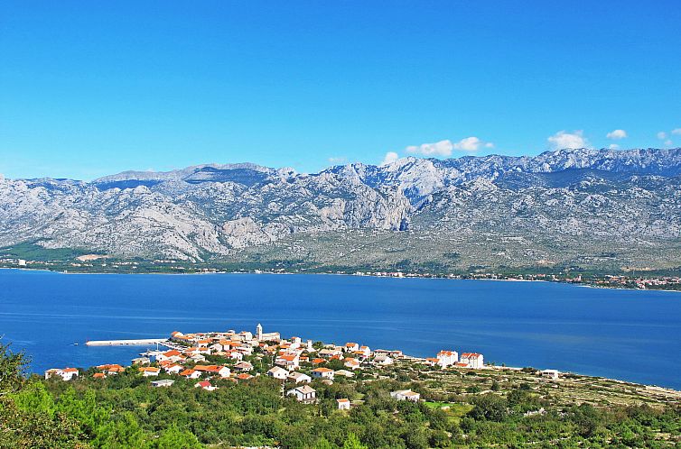 Appartement für fünf Personen mit Balkon