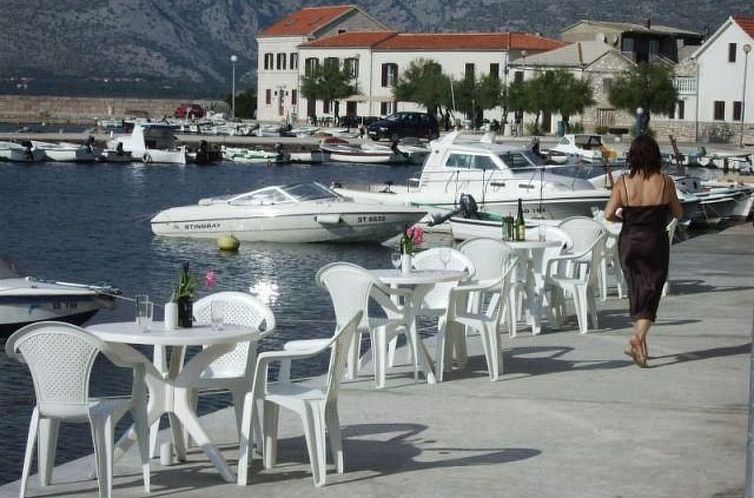 Appartement mit Meerblick in Vinjerac