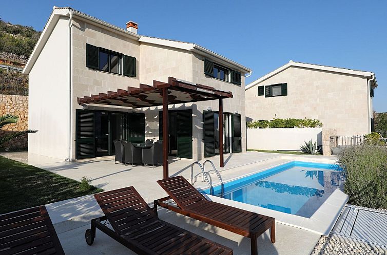 Vakantiehuis Mediterrane Villa, Pool, Panoramablick aufs Mee