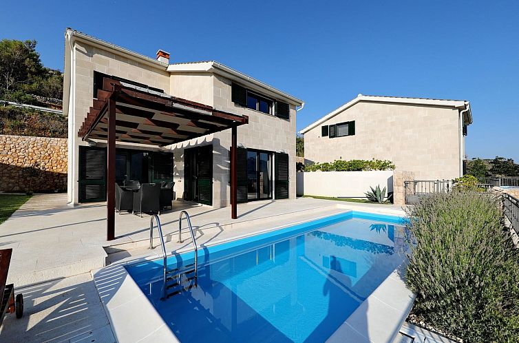 Vakantiehuis Mediterrane Villa, Pool, Panoramablick aufs Mee