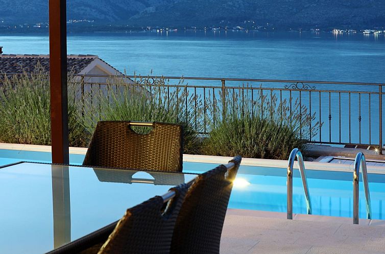 Vakantiehuis Mediterrane Villa, Pool, Panoramablick aufs Mee