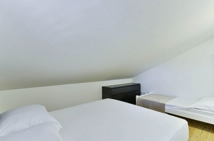 Vakantiehuis Villa RE with heated pool and spa