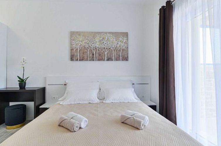 Vakantiehuis Stone Villa Banovi with heated pool