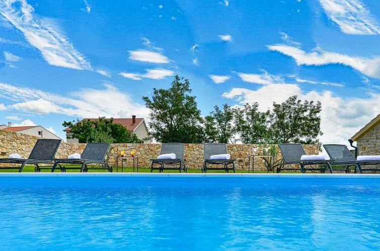 Vakantiehuis Stone Villa Banovi with heated pool