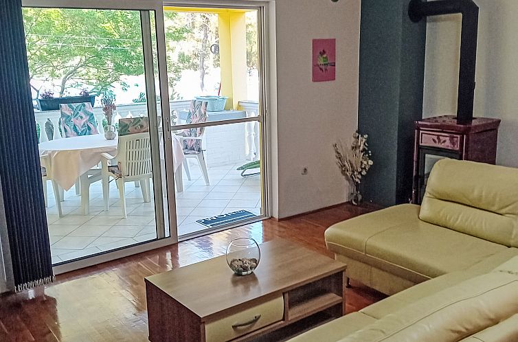 Appartement mit Terrasse am Meer