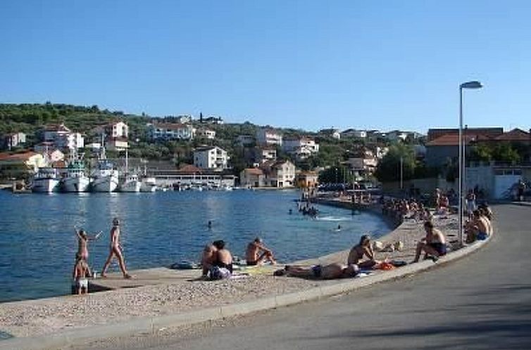 Appartement mit Terrasse am Meer
