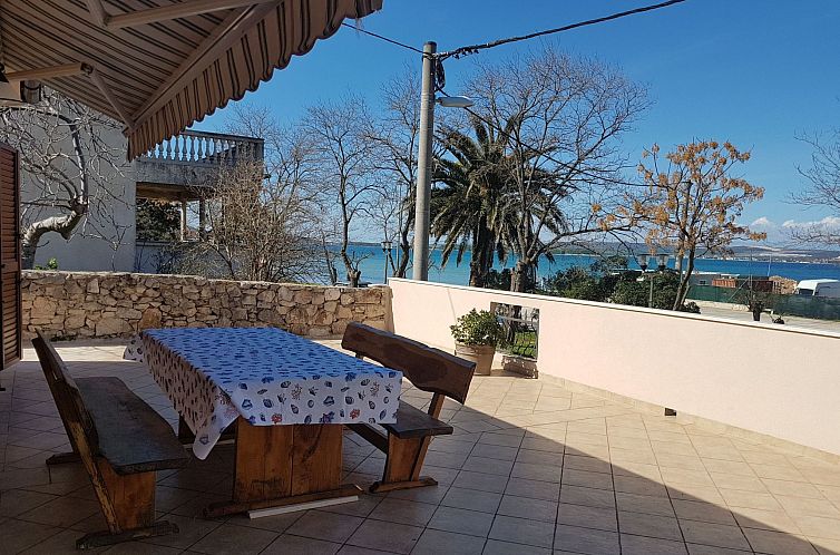 Unterkunft 10315205 - Ferienhaus Dalmatien - Vakantiehuis "Krajka" mit Blick auf das Wasser