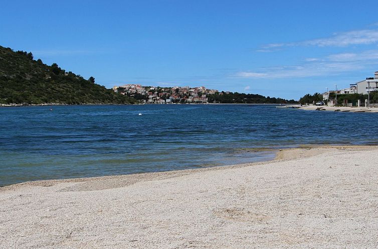 Vakantiehuis Großes, strandnahes Ferienhaus in Podglavica