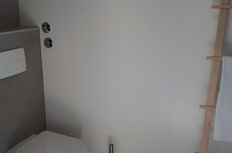 Vakantiehuis Großes, strandnahes Ferienhaus in Podglavica