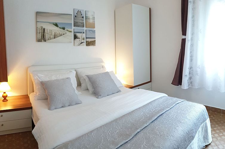 Vakantiehuis Großes, strandnahes Ferienhaus in Podglavica