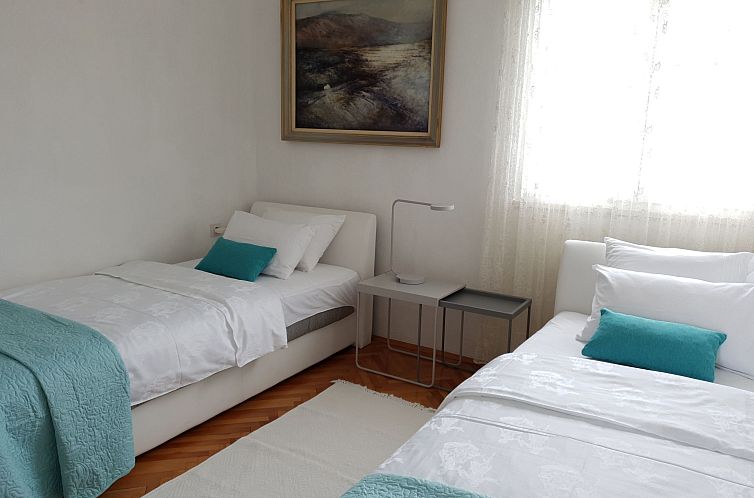 Vakantiehuis Großes, strandnahes Ferienhaus in Podglavica