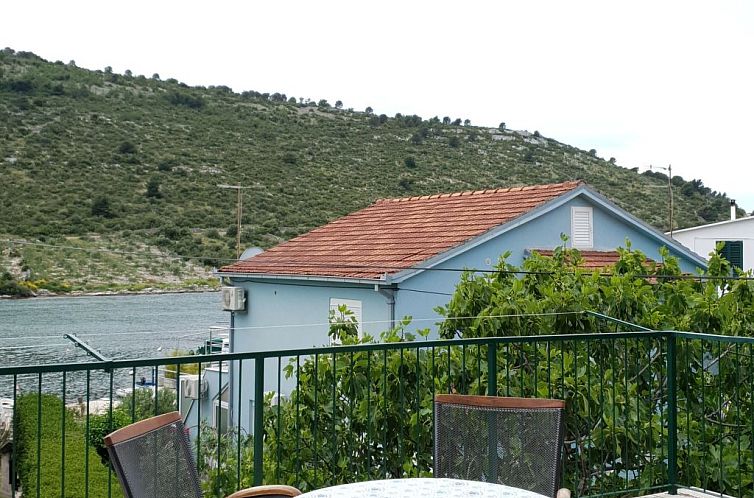 Vakantiehuis Großes, strandnahes Ferienhaus in Podglavica