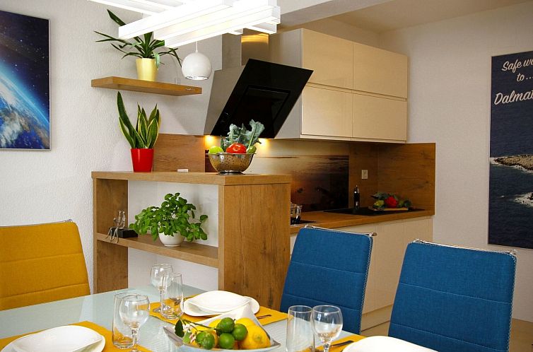 Appartement in Bol mit privatem Parkplatz