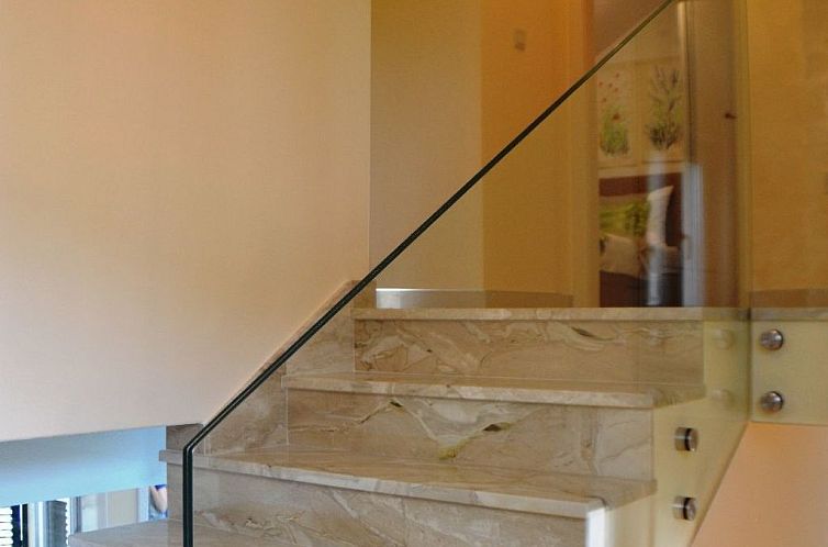 Appartement in Bol mit privatem Parkplatz