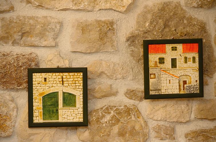 Appartement in Bol mit privatem Parkplatz