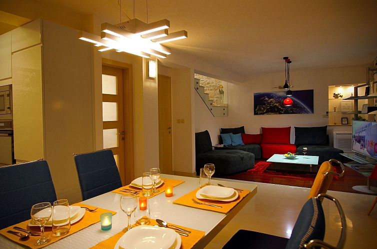 Appartement in Bol mit privatem Parkplatz