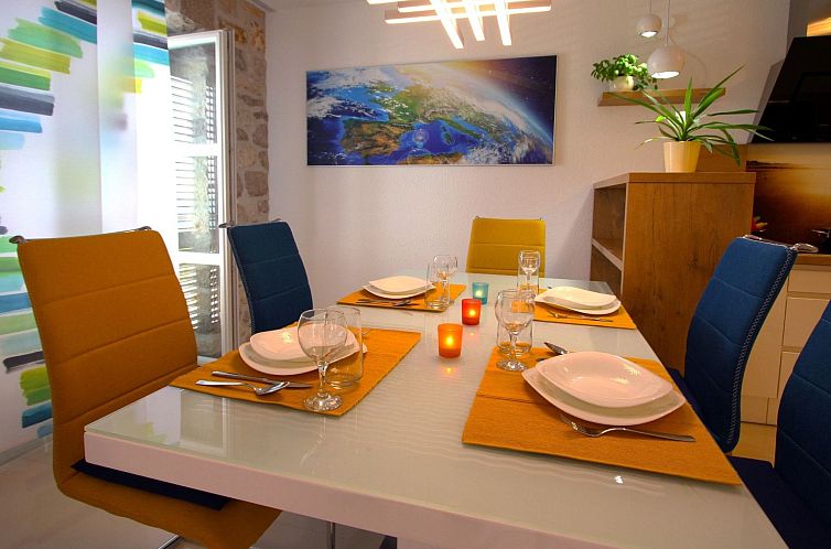 Appartement in Bol mit privatem Parkplatz