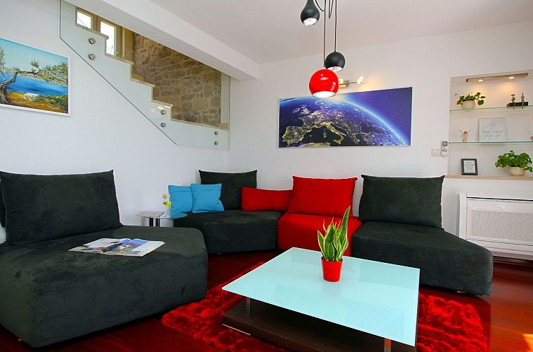 Appartement in Bol mit privatem Parkplatz