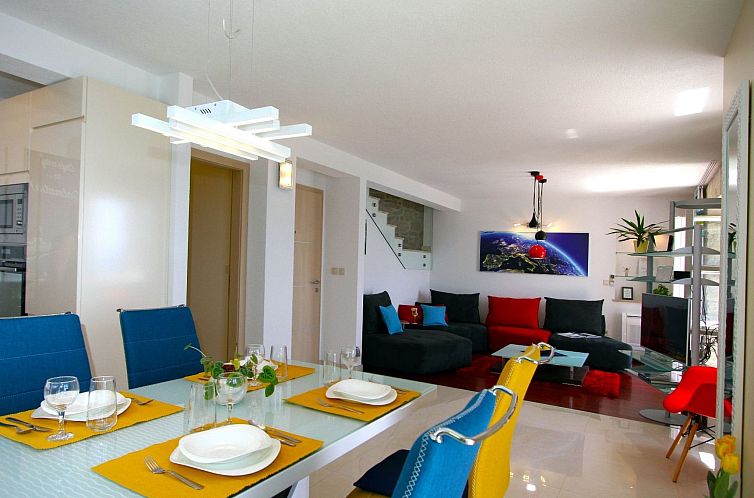 Appartement in Bol mit privatem Parkplatz