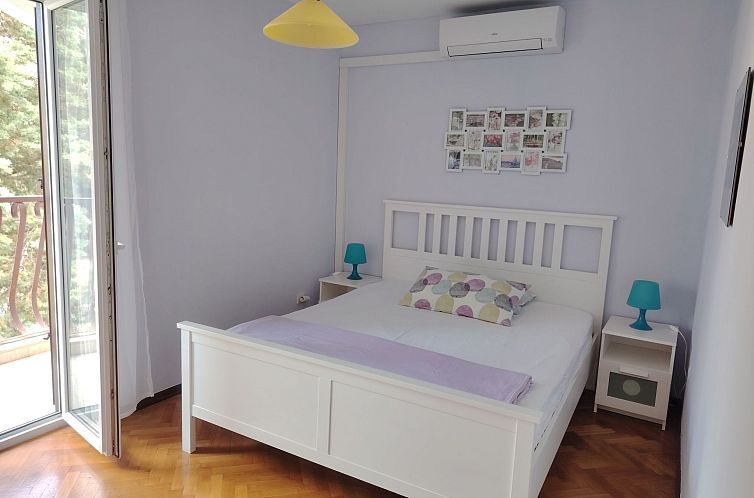 Appartement mit Balkon und Meerblick