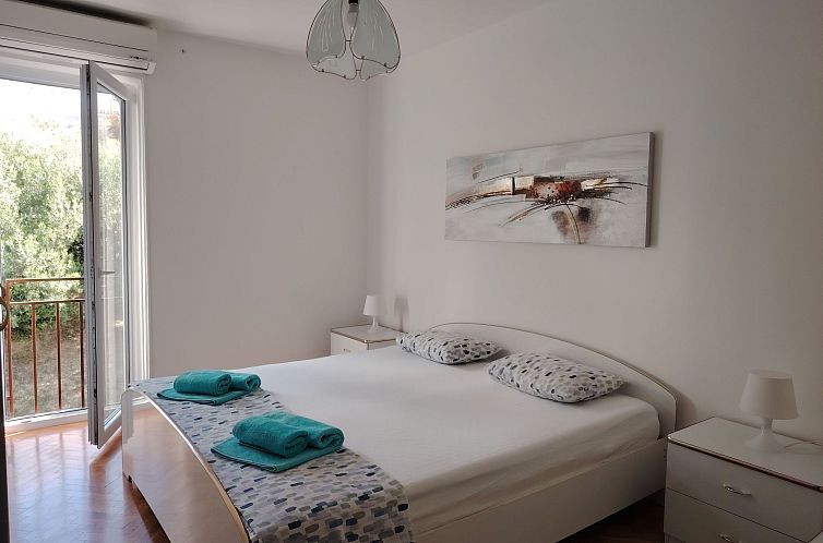 Appartement mit Balkon und Meerblick