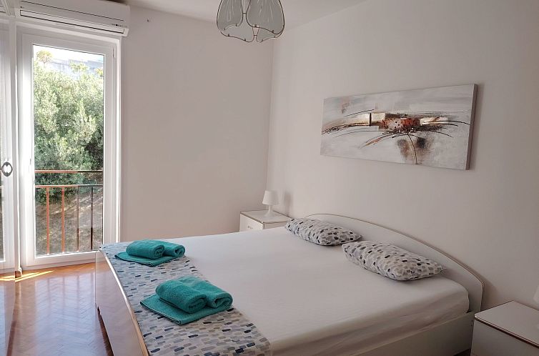 Appartement mit Balkon und Meerblick