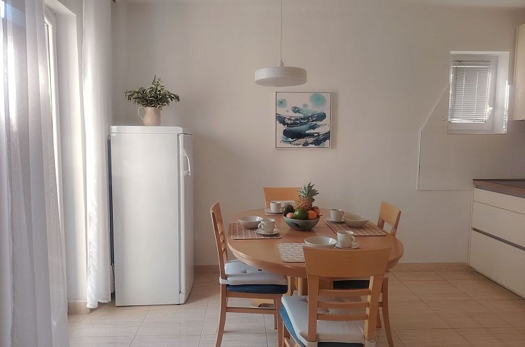 Appartement mit Balkon und Meerblick